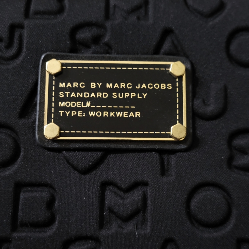 Marc by Marc Jacobs Black Embossed Tablet Sleeve NWT - Picture 2 of 4